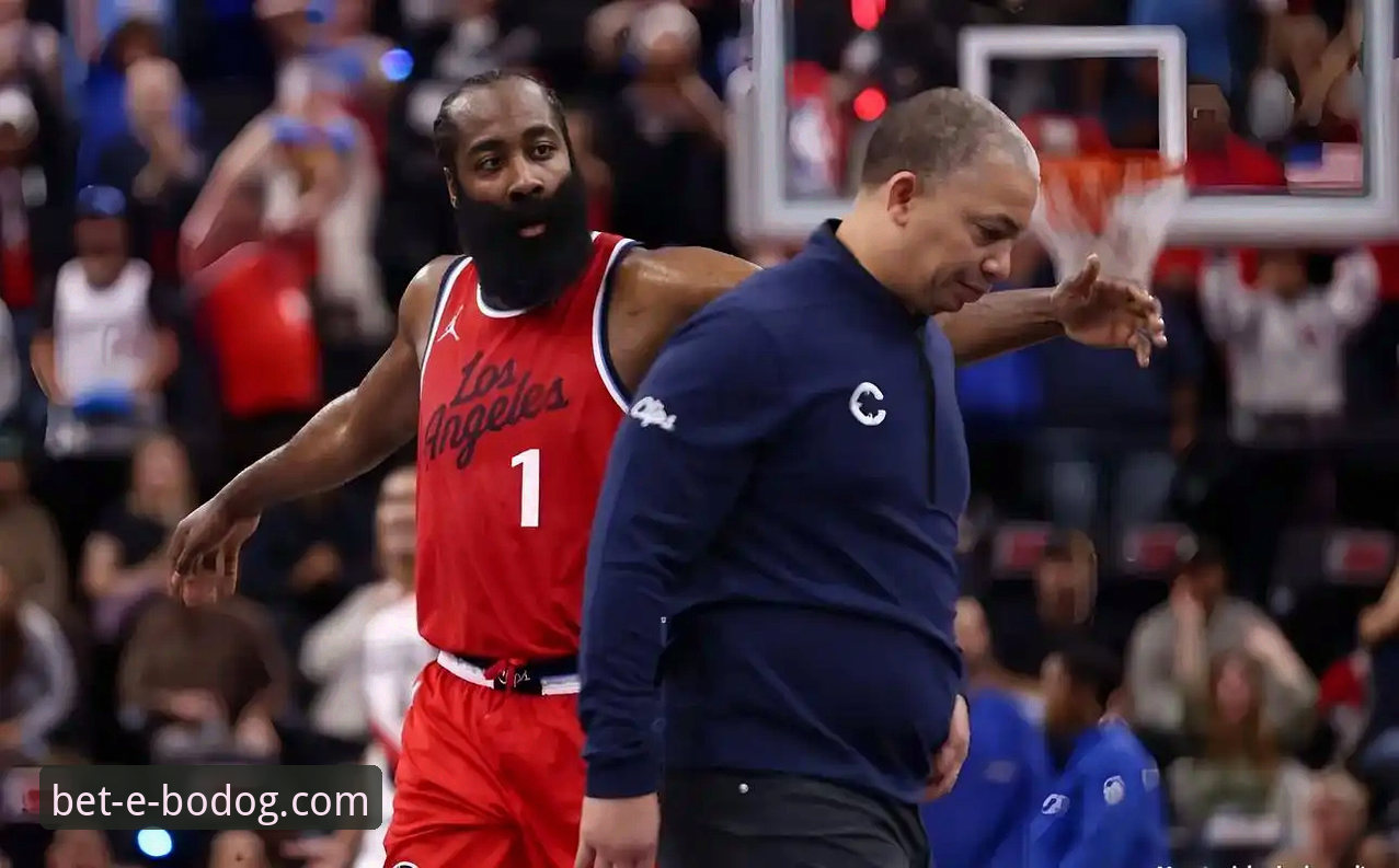 博狗网APP最新版下载 NBA常规赛快船惜败开拓者,伦纳德谈手腕伤势与球队调整最新动态